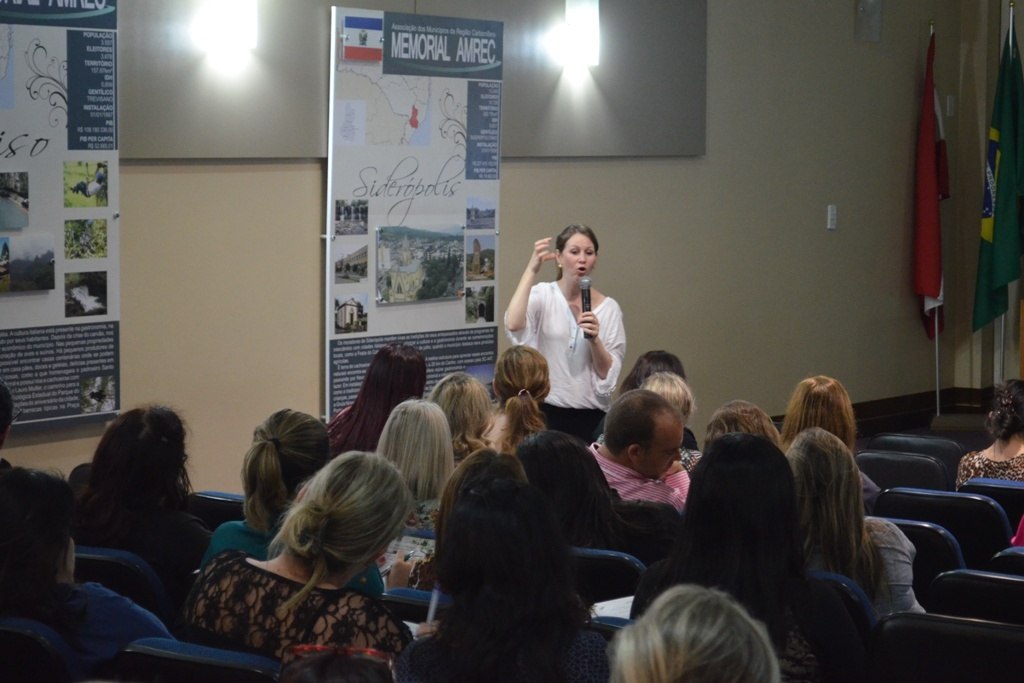 You are currently viewing AMREC recebe curso sobre o Serviço de Convivência e Fortalecimento de Vínculos