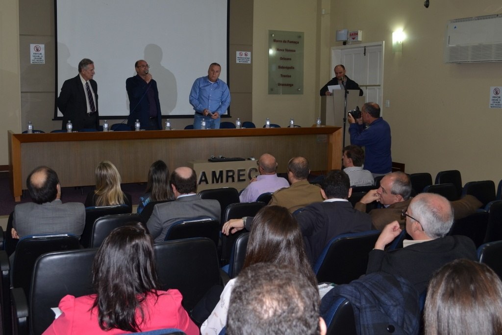 Read more about the article AMREC RECEBE O PRIMEIRO EVENTO DOS ENCONTROS SETORIAIS MACRORREGIONAIS