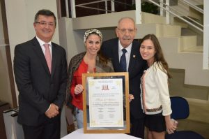 Read more about the article Ex-prefeito de Criciúma Algemiro Manique Barreto é homenageado em Sessão Especial realizada na AMREC