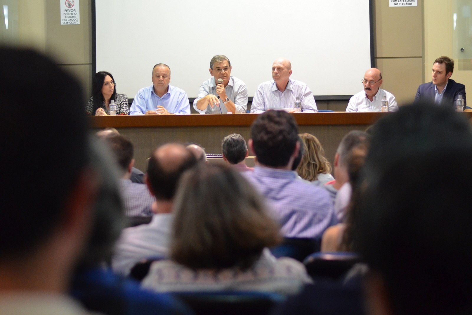 You are currently viewing REUNIÃO DEFINE DESTINAÇÃO DE VERBAS AO HOSPITAL MATERNO SANTA CATARINA