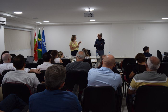 You are currently viewing Conselho Político da FECAM e Secretário de Estado da Fazenda debatem sobre a situação econômica de Santa Catarina