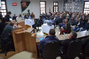 Read more about the article Representantes da AMREC e da AMESC participam de audiência publica em defesa da pavimentação da Serra da Rocinha