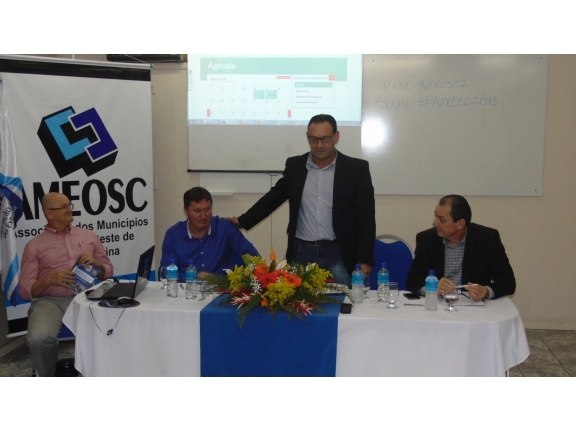 Read more about the article AMREC PARTICIPA DA REUNIÃO DE EXECUTIVOS DAS ASSOCIAÇÕES DE MUNICÍPIOS