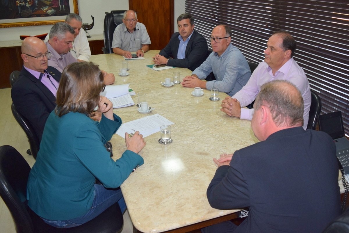 Read more about the article Prefeitos fazem blitz nos gabinetes dos deputados estaduais