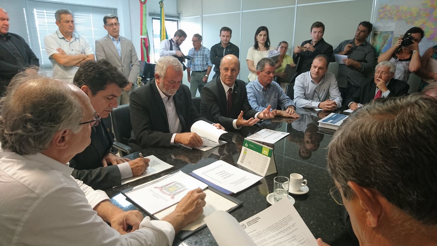 You are currently viewing Hospital São José é pauta em reunião na secretaria de Saúde do Estado