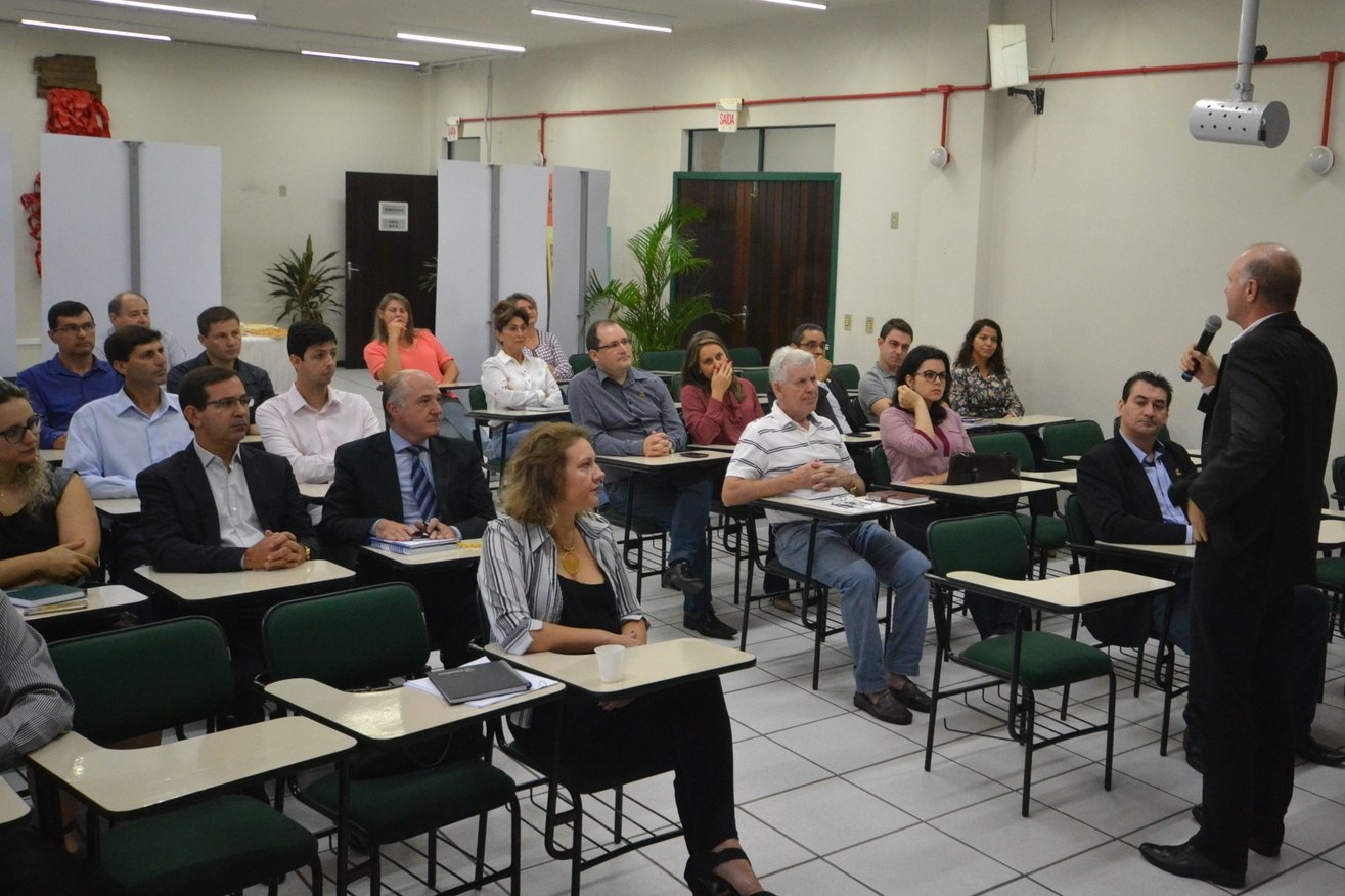 You are currently viewing Unesc recebe prefeitos do Sul de Santa Catarina