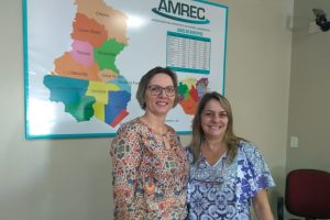 Read more about the article Secretária de Içara é reeleita presidente do Colegiado Assistência Social da AMREC