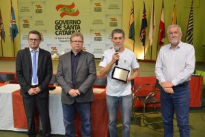 Read more about the article Prefeitos participam de homenagens a favor do Banco de Olhos