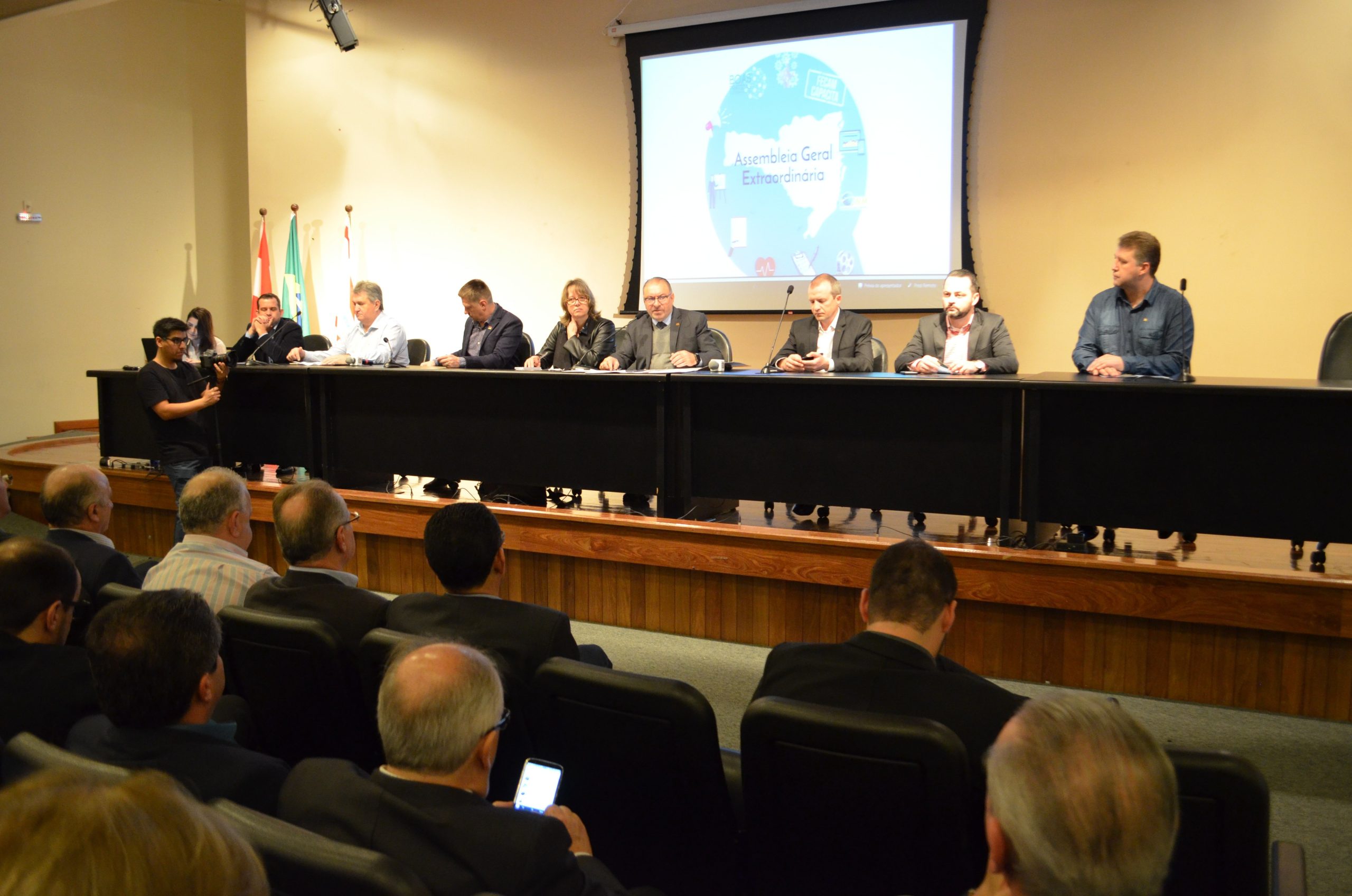 Read more about the article Presidente da AMREC participa da Assembleia da FECAM