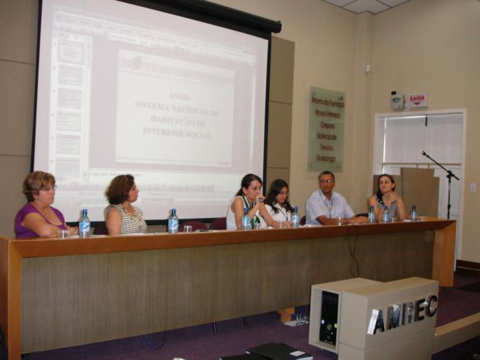 You are currently viewing Técnicos das prefeituras da AMREC reunidos para debater Plano de Habitação