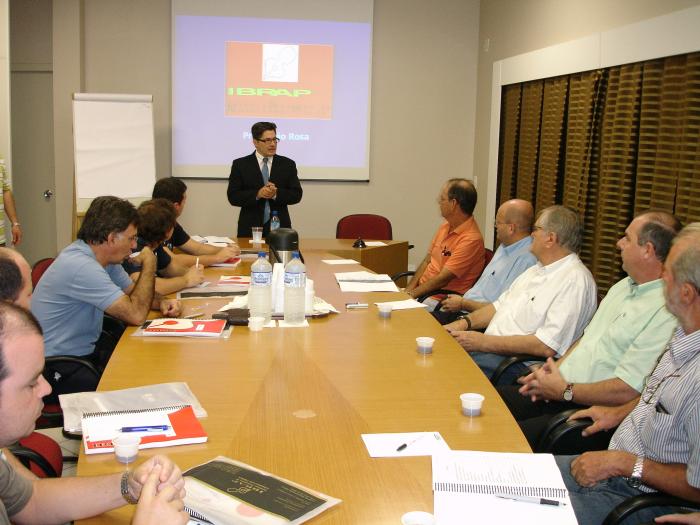 You are currently viewing Secretários e técnicos participam de Curso sobre Fiscalização de Obras na AMREC