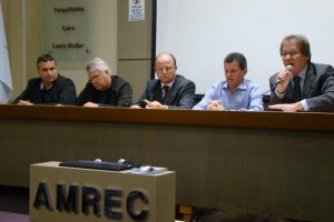 Read more about the article Secretários de finanças e técnicos da área tributária da Amrec, Amesc e Amurel se reúnem em Criciúma