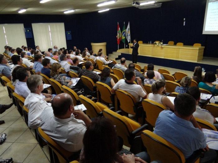 You are currently viewing TCE/SC realiza seminário regional para orientar prefeitos e vices eleitos dos 295 municípios catarinenses