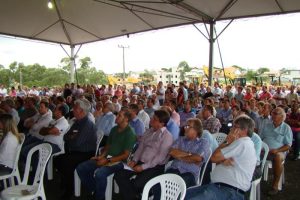 Read more about the article Prefeitos da AMREC prestigiam solenidade que deu início às obras da Via Rápida