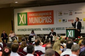 Read more about the article Presidente da Amrec e prefeitos da região prestigiam XI Congresso Catarinense de Municípios