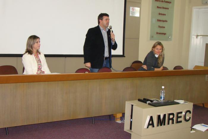 You are currently viewing Secretários de educação da Amrec, Amesc e Amurel participam de treinamento promovido pelo FNDE