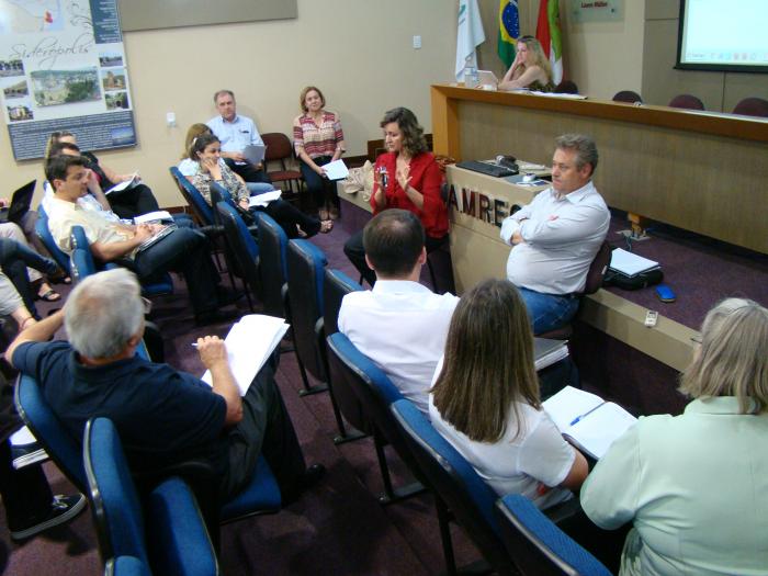 You are currently viewing Colegiado de Saúde da Amrec discute atendimentos na ortopedia do Hospital São José