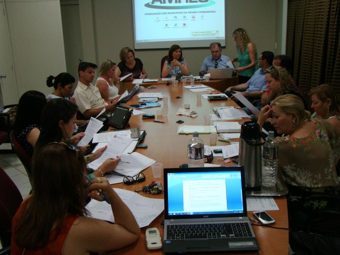 You are currently viewing Colegiado de Saúde da Amrec promove última reunião do ano e avalia o "Programa Mais Médicos"