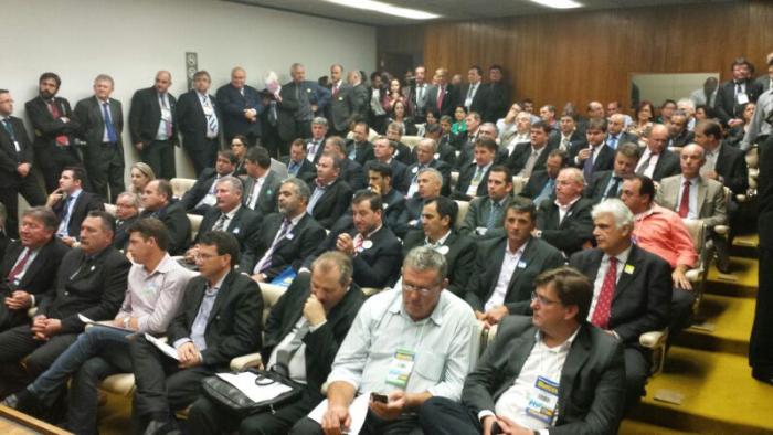 You are currently viewing Prefeitos e bancada Catarinense fazem reunião