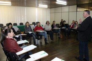 Read more about the article Lauro Müller sedia reunião do Colegiado de Educação da Amrec