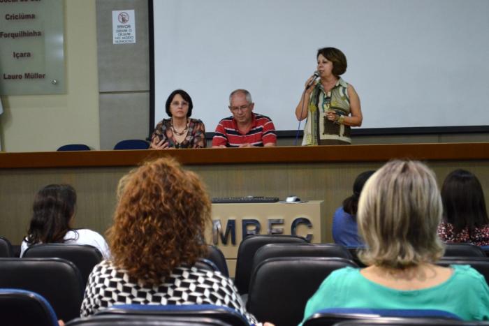 Read more about the article Planos municipais de educação em debate na AMREC