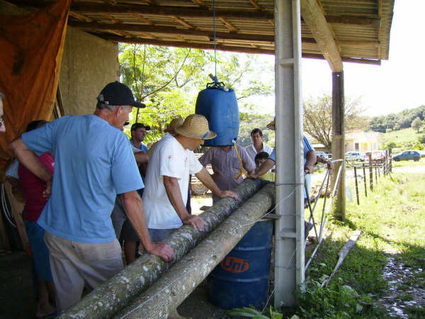 You are currently viewing Agricultores de Cocal do Sul realizam curso de tratamento de madeira