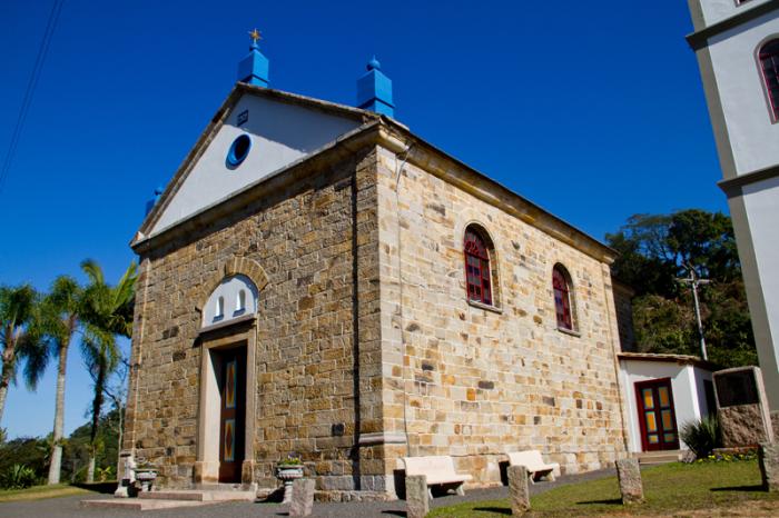 You are currently viewing Comunidade de Rio Maior celebra 100 anos da igreja de pedra