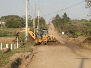 Read more about the article Trabalhos que antecedem pavimentação são executados na ICR-357 em Içara