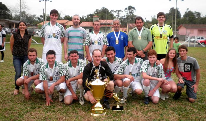 You are currently viewing Loteamento levou a taça Vilso Savaris em Campeonato Interbairros de Futebol Suíço de Treviso