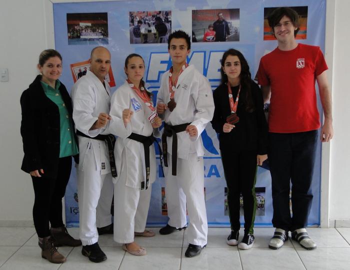 You are currently viewing Içara: Medalhistas dos Joguinhos são recebidos pela presidente da FME