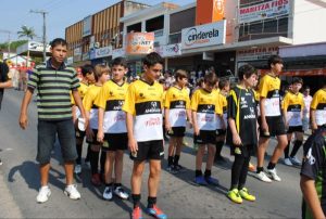 Read more about the article Escolas e entidades dão exemplo de patriotismo durante desfile cívico de Cocal do Sul