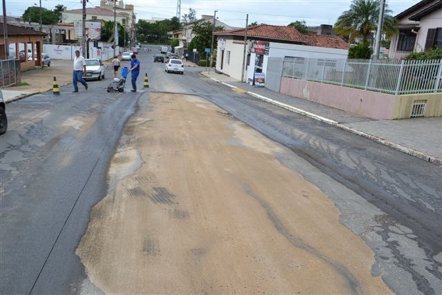 You are currently viewing Rua Paulinho Búrigo passa por manutenção