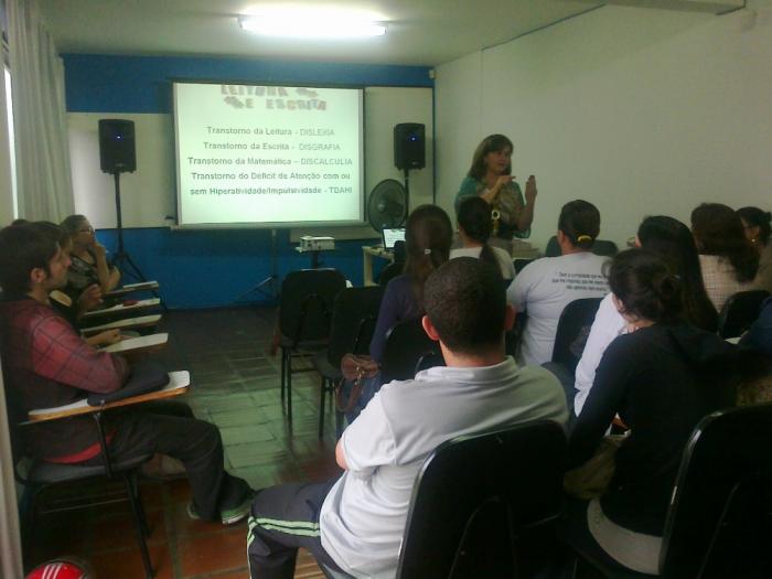 You are currently viewing Professores da educação inclusiva recebem curso de formação continuada