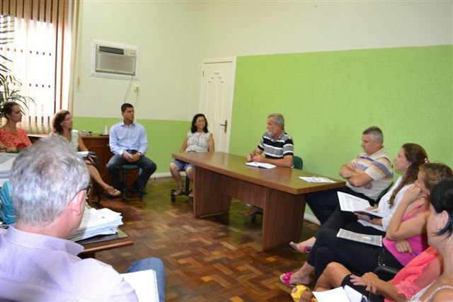 You are currently viewing Professores de Cocal do Sul vão receber 11,12% de reposição salarial e ganho real