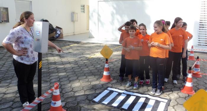 You are currently viewing Minicidade oferece educação de trânsito para alunos do Sesi