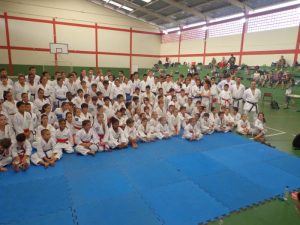 Read more about the article Karatecas de Cocal do Sul se classificam para o regional Sul do Campeonato Brasileiro de Karatê