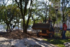 Read more about the article Parte da revitalização da Praça Central ficará pronta para as festas de Setembro em Cocal