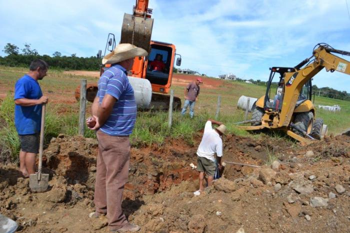 You are currently viewing Prefeitura inicia obra que irá evitar alagamento na Av. Valdemar Kleinubing