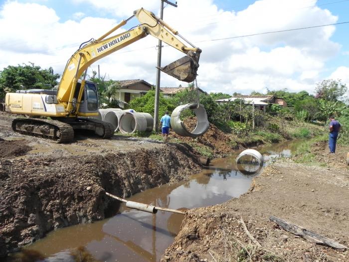 You are currently viewing Obras na Rua 1º de Maio em Forquilhinha seguem em fase de drenagem