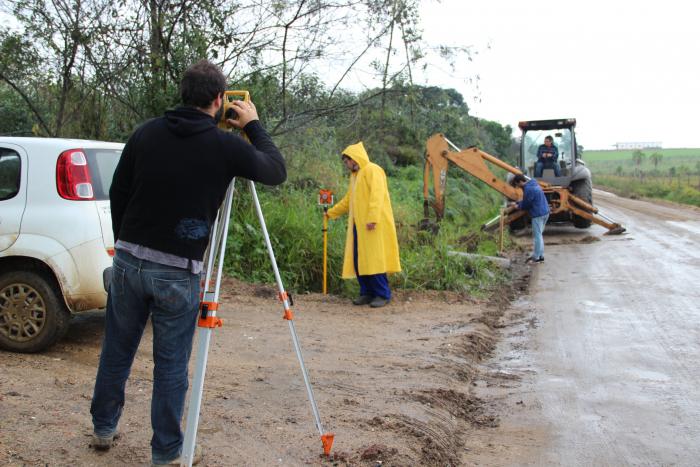 You are currently viewing Governo de Içara firma convênio para a pavimentação da ICR-150