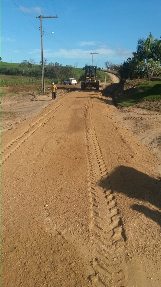 You are currently viewing Obras segue cronograma de recuperação de vias