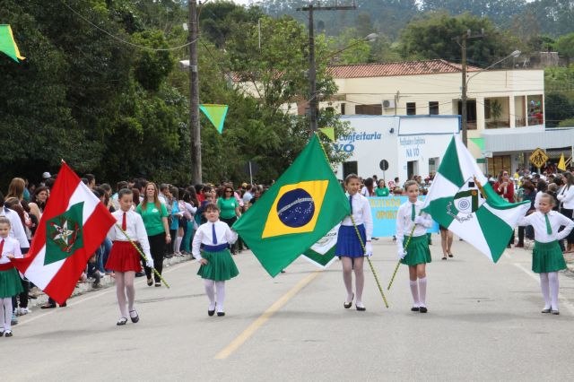 Read more about the article Lauro Müller comemora 192 anos de independência do Brasil com Desfile Cívico