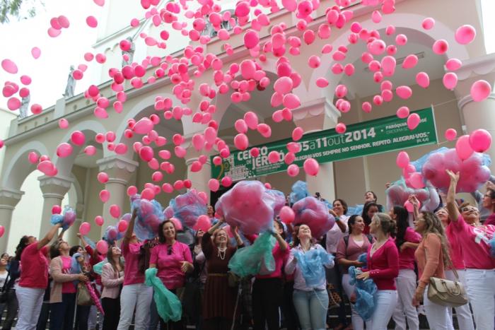 Read more about the article Outubro Rosa alerta para os cuidados com a saúde da mulher